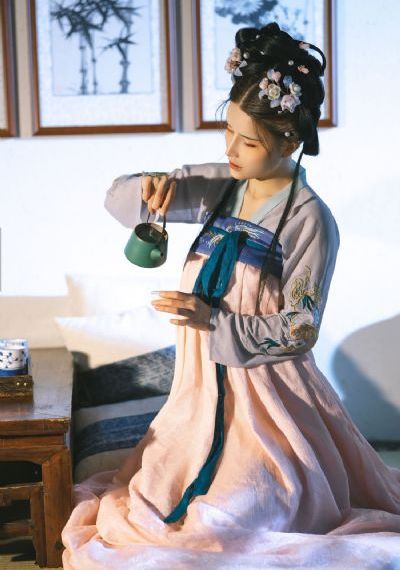 在众人面前被强制侵犯bd_国产在线观看